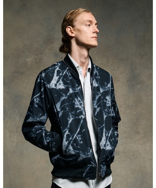 wjk（ダヴルジェイケイ）の「neck zip blouson（ブルゾン・メンズ・ブラック/カーキ/ブラック系その他・SMALL/MEDIUM/LARGE/X-LARGE）」の2枚目の写真