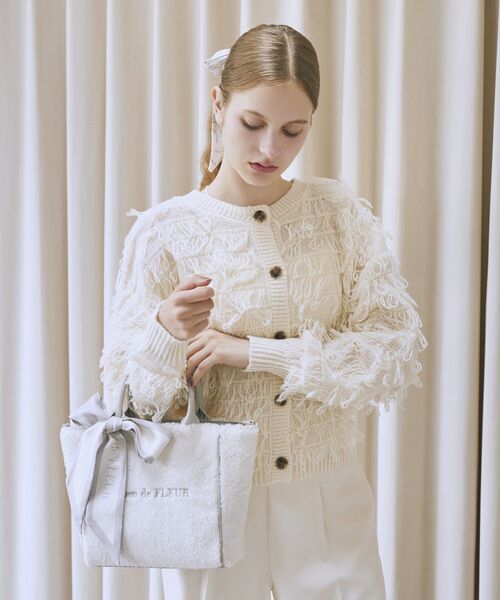 Maison de FLEUR（メゾンドフルール）の「スカーフ付きボア2WayMトートバッグ（トートバッグ・レディース・ブラック/ライトブルー/ピンクベージュ・FREE）」の3枚目の写真