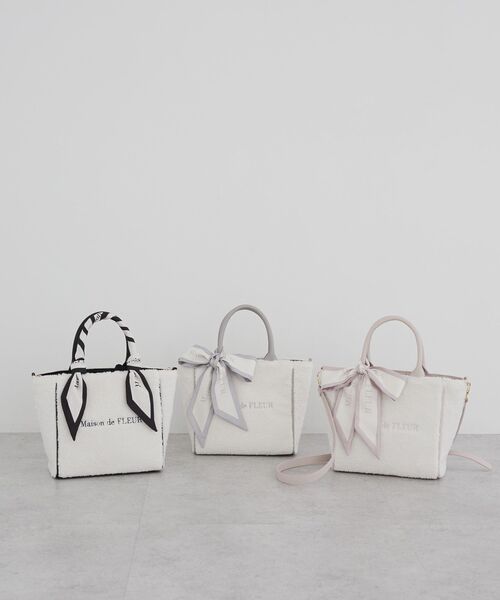 Maison de FLEUR（メゾンドフルール）の「スカーフ付きボア2WayMトートバッグ（トートバッグ・レディース・ブラック/ライトブルー/ピンクベージュ・FREE）」の10枚目の写真