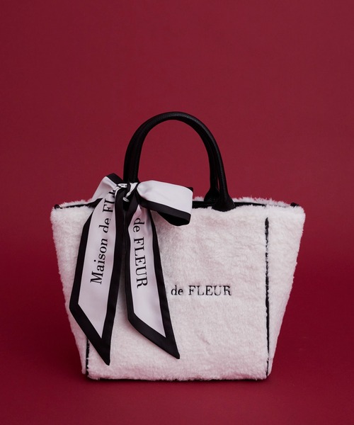 Maison de FLEUR（メゾンドフルール）の「スカーフ付きボア2WayMトートバッグ（トートバッグ・レディース・ブラック/ライトブルー/ピンクベージュ・FREE）」の9枚目の写真