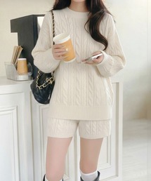 by LEGNA（バイレグナ）の「ニットセットアップ（セーター＆ショートパンツ 2点セット）（セットアップ）」