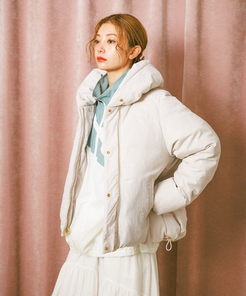 s*o様 【値下げ】HUGO BOSS ダウンジャケット　コーデュロイ　ホワイト s*o様 【値下げ】HUGO BOSS ダウンジャケット コーデュロイ ホワイト