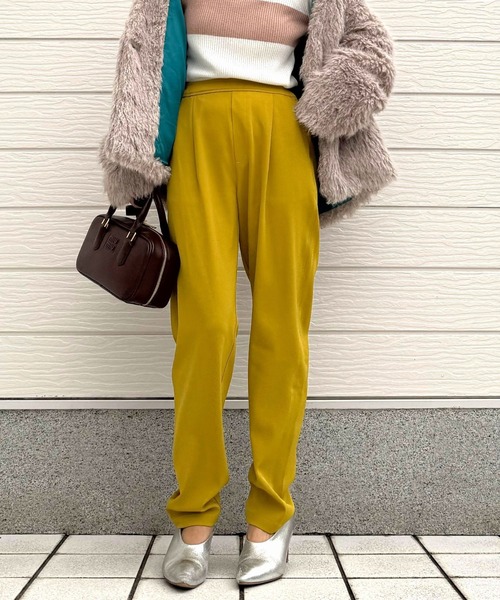 Q（キュー）の「ストレッチツイルテーパードパンツ（その他パンツ・レディース・ブラック/ベージュ/マスタード・MEDIUM）」の17枚目の写真