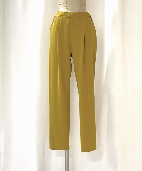 Q（キュー）の「ストレッチツイルテーパードパンツ（その他パンツ・レディース・ブラック/ベージュ/マスタード・MEDIUM）」の7枚目の写真