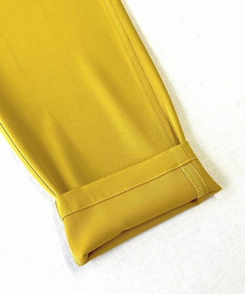Q（キュー）の「ストレッチツイルテーパードパンツ（その他パンツ・レディース・ブラック/ベージュ/マスタード・MEDIUM）」の16枚目の写真