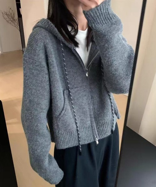 by LEGNA(バイレグナ)の「フード付きジップアップショートカーディガン(パーカー・レディース・ボルドー/アイボリー/ダークグレー/ネイビー・FREE)」の1枚目の写真