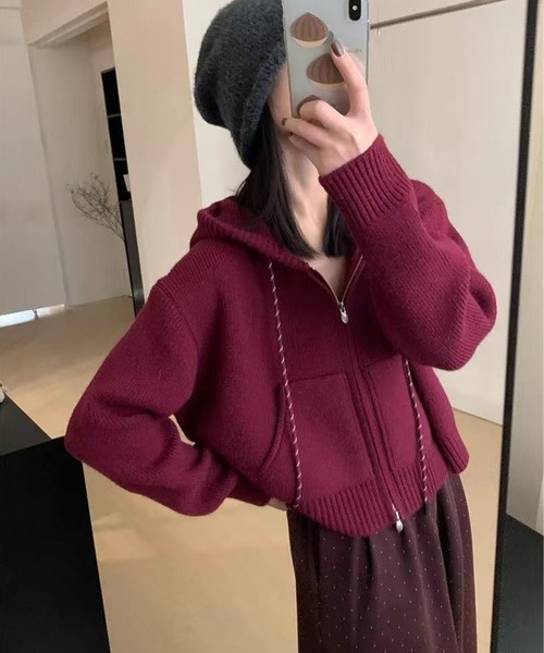 by LEGNA(バイレグナ)の「フード付きジップアップショートカーディガン(パーカー・レディース・ボルドー/アイボリー/ダークグレー/ネイビー・FREE)」の11枚目の写真