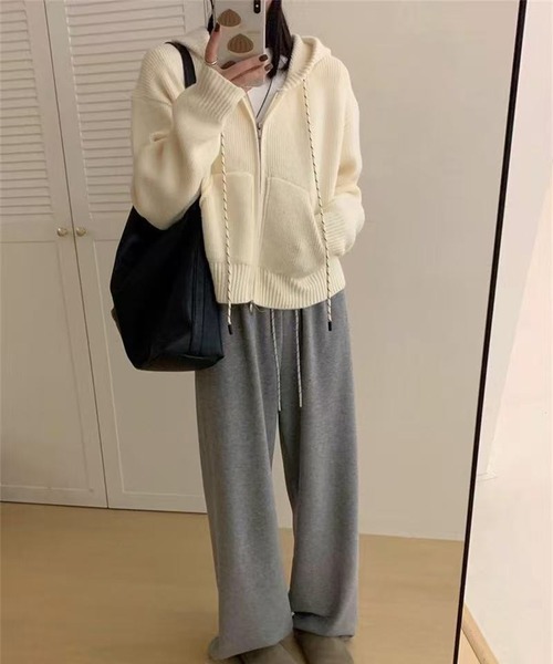 by LEGNA(バイレグナ)の「フード付きジップアップショートカーディガン(パーカー・レディース・ボルドー/アイボリー/ダークグレー/ネイビー・FREE)」の10枚目の写真