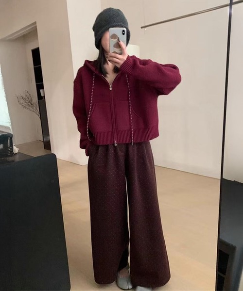 by LEGNA(バイレグナ)の「フード付きジップアップショートカーディガン(パーカー・レディース・ボルドー/アイボリー/ダークグレー/ネイビー・FREE)」の12枚目の写真
