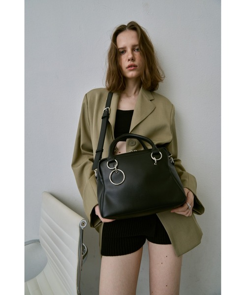 un/neu（アンノイ）の「トラペーズリング２WAYボストン / くびれボストン / ショルダーバッグ / ペットボトル収納可能（ボストンバッグ・レディース・ブラウン/ブラック・FREE）」の17枚目の写真