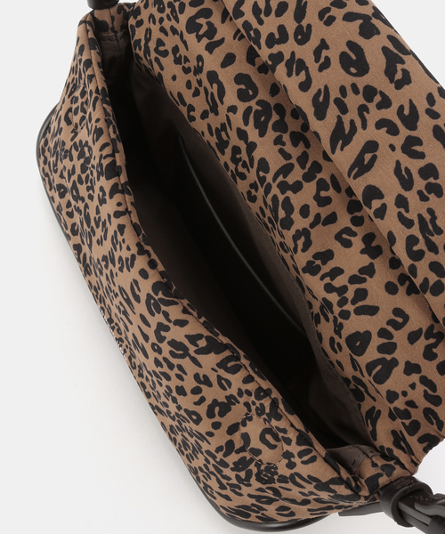 ADD CULUMN(アドカラム)の「ADDCULUMN/アドカラム ROLLA S LEOPARD(ショルダーバッグ・レディース・ブラウン・FREE)」の9枚目の写真
