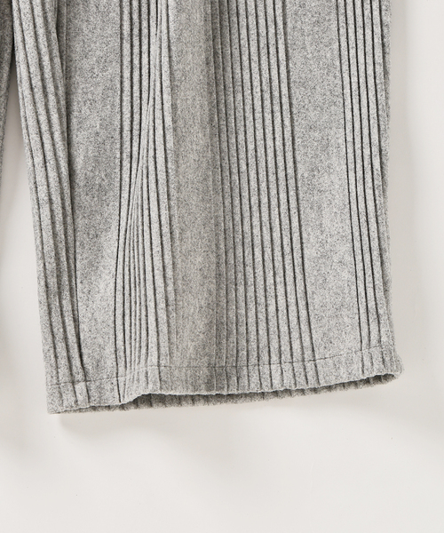 EDIFICE（エディフィス）の「E. TanC(タンク) PLEATS SWEAT パンツ（スウェットパンツ・メンズ・グレー・MEDIUM/LARGE）」の3枚目の写真