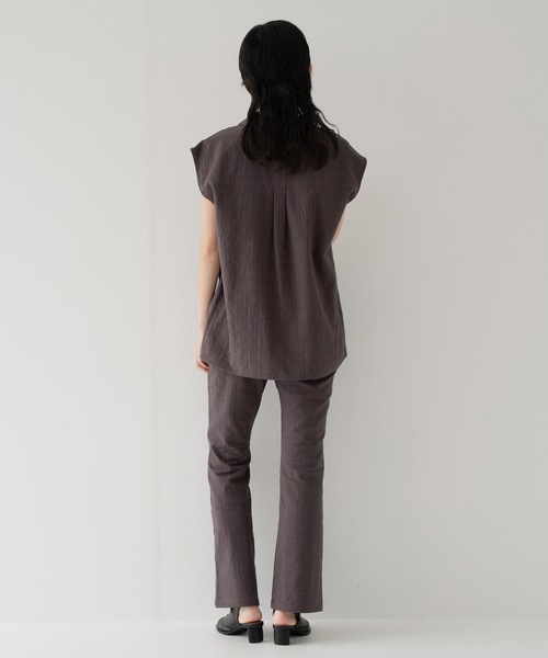 RYU(リュー)の「wrinkled effect flare pants(スラックス・メンズ・ダークパープル/スミクロ・2/3/4)」の13枚目の写真