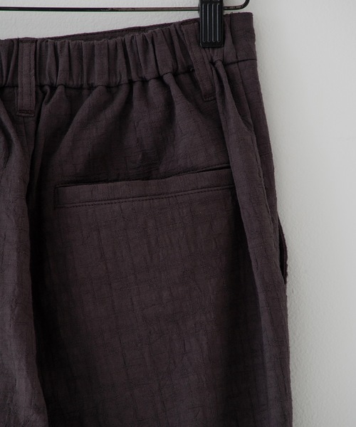 RYU(リュー)の「wrinkled effect flare pants(スラックス・メンズ・ダークパープル/スミクロ・2/3/4)」の4枚目の写真