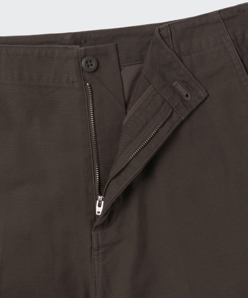 MUSINSA STANDARD（ムシンサスタンダード）の「ベージュサテンバミューダパンツ[ブラウン]（その他パンツ・メンズ・その他・32/30/31/26/27/28/29/40/38/42/36/34/33）」の4枚目の写真