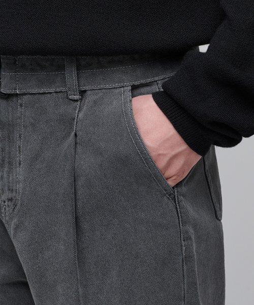 MUSINSA STANDARD（ムシンサスタンダード）の「ベルト付きセミバルーンデニムパンツ[グレー]（デニムパンツ・メンズ・その他・40/38/42/36/34/32/30/31/33/26/27/28/29）」の13枚目の写真