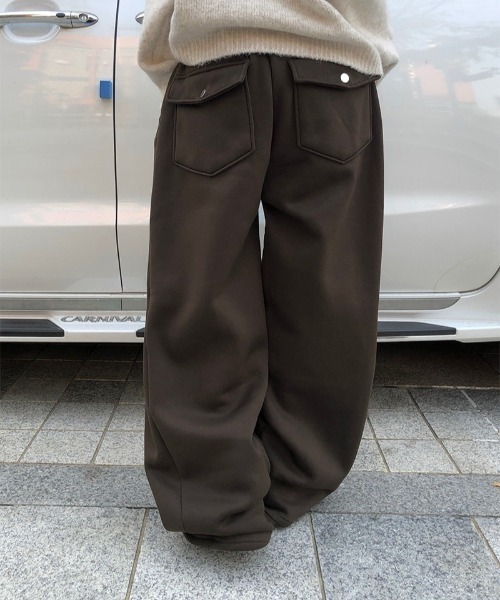 anyonemore（エニワンモア）の「裏起毛サイドタックウエストゴムバックポケットワイドパンツ（スウェットパンツ・レディース・グレー/ブラウン/ブラック・FREE）」の3枚目の写真