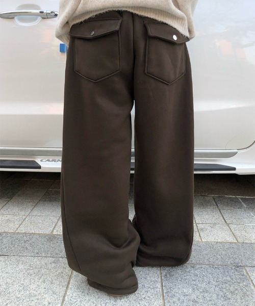 anyonemore（エニワンモア）の「裏起毛サイドタックウエストゴムバックポケットワイドパンツ（スウェットパンツ・レディース・グレー/ブラウン/ブラック・FREE）」の5枚目の写真