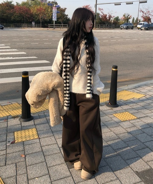 anyonemore（エニワンモア）の「裏起毛サイドタックウエストゴムバックポケットワイドパンツ（スウェットパンツ・レディース・グレー/ブラウン/ブラック・FREE）」の10枚目の写真