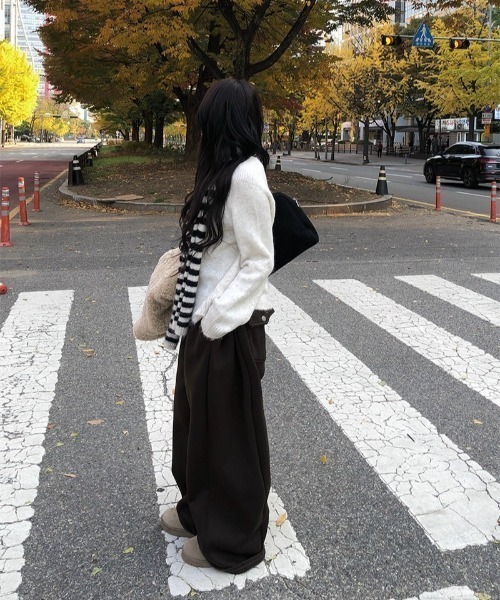 anyonemore（エニワンモア）の「裏起毛サイドタックウエストゴムバックポケットワイドパンツ（スウェットパンツ・レディース・グレー/ブラウン/ブラック・FREE）」の14枚目の写真