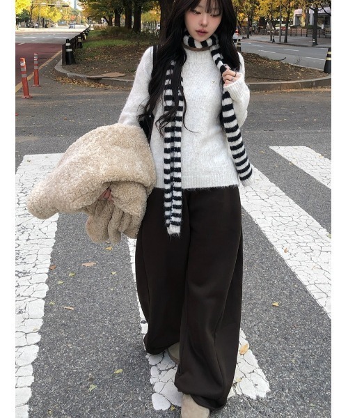 anyonemore（エニワンモア）の「裏起毛サイドタックウエストゴムバックポケットワイドパンツ（スウェットパンツ・レディース・グレー/ブラウン/ブラック・FREE）」の11枚目の写真