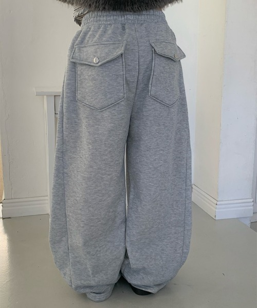 anyonemore（エニワンモア）の「裏起毛サイドタックウエストゴムバックポケットワイドパンツ（スウェットパンツ・レディース・グレー/ブラウン/ブラック・FREE）」の15枚目の写真