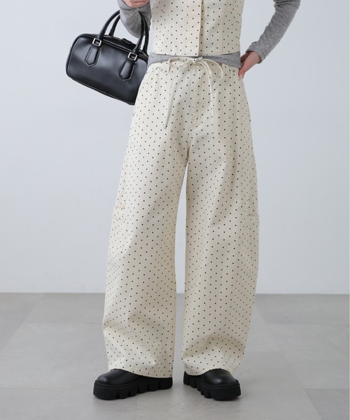 FREE'S MART（フリーズマート）の「◆サイドポケットコクーンデニムパンツ（デニムパンツ・レディース・ワンウォッシュ/ブルー系その他/ホワイト系その他/ホワイト系その他2・MEDIUM/SMALL）」の3枚目の写真