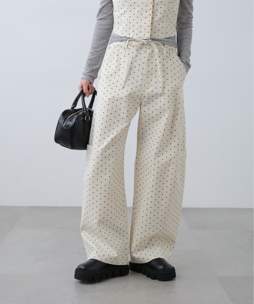 FREE'S MART（フリーズマート）の「◆サイドポケットコクーンデニムパンツ（デニムパンツ・レディース・ワンウォッシュ/ブルー系その他/ホワイト系その他/ホワイト系その他2・MEDIUM/SMALL）」の6枚目の写真