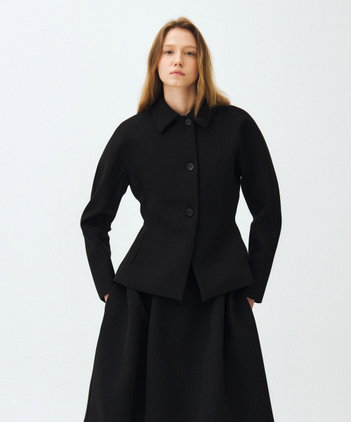 MAIS(マイス)の「PETAL RAGLAN JACKET / BLACK(テーラードジャケット・レディース・ブラック・FREE)」の2枚目の写真