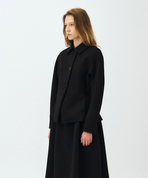 MAIS(マイス)の「PETAL RAGLAN JACKET / BLACK(テーラードジャケット・レディース・ブラック・FREE)」の4枚目の写真