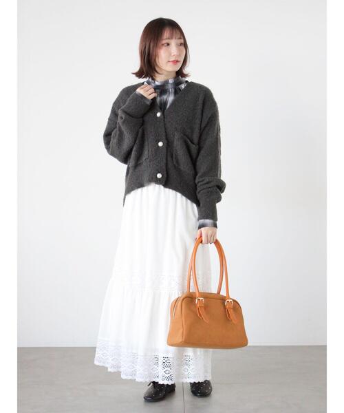 Te chichi TERRASSE（テチチテラス）の「ブークレパール釦Vネックカーディガン（カーディガン/ボレロ・レディース・イエロー/ブルー/オフホワイト/チャコールグレー・F）」の11枚目の写真