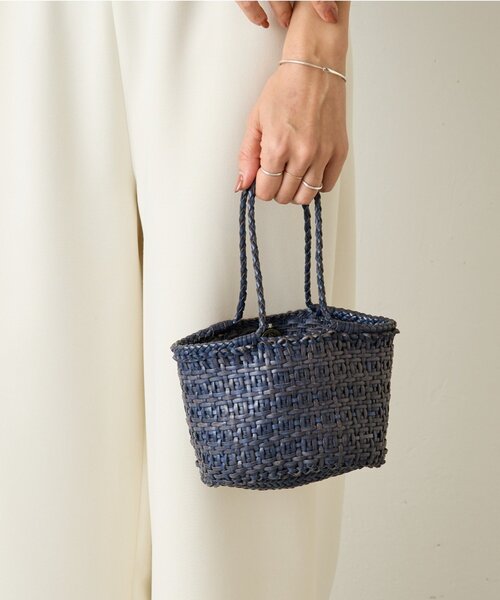 BEARDSLEY（ビアズリー）の「《dragon》レザーミニバッグ（ハンドバッグ・レディース・ブラウン/ネイビー・FREE）」の2枚目の写真