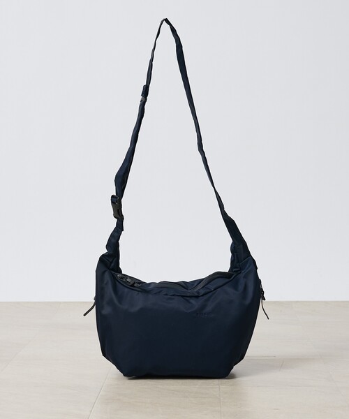 ABAHOUSE(アバハウス)の「【DsBk / ディーエスビーケー】 REGISTER SLING COMPACT /スリングバッグ /ユニセックス 【WEB限定】(バックパック/リュック・メンズ・グレー/ブラック/カーキ/ネイビー・フリー)」の4枚目の写真
