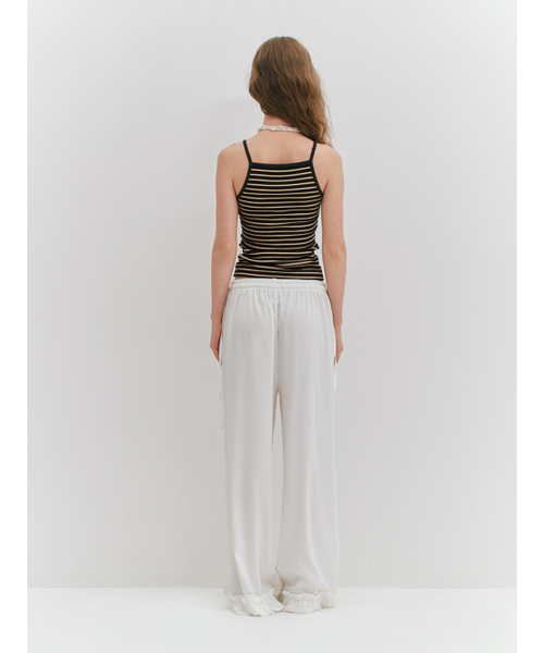 MEENDERI（ミーンデリ）の「RUFFLE SHIRRING WIDE PANTS - WHITE（その他パンツ・レディース・その他・ONE SIZE）」の4枚目の写真