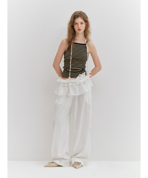 MEENDERI（ミーンデリ）の「RUFFLE SHIRRING WIDE PANTS - WHITE（その他パンツ・レディース・その他・ONE SIZE）」の5枚目の写真