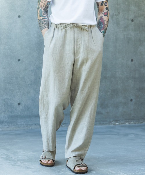 MR.OLIVE（ミスターオリーブ）の「SOFT FINISH LINEN / DRAWSTRING TAPERED PANTS /M261110（チノパンツ・メンズ・ナチュラル/ブラック・SMALL/MEDIUM/LARGE）」の2枚目の写真