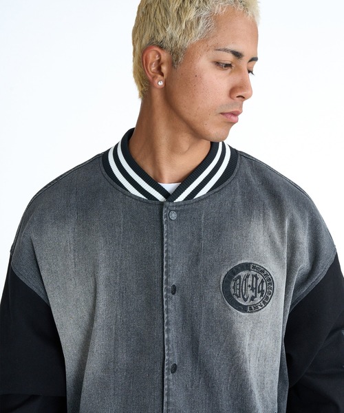 DC(ディーシー)の「DC/ディーシー スタジャン バーシティジャケット アウター DJK261002(スタジャン・メンズ・チャコールグレー/ライトインディゴブルー・L/XL/M)」の6枚目の写真