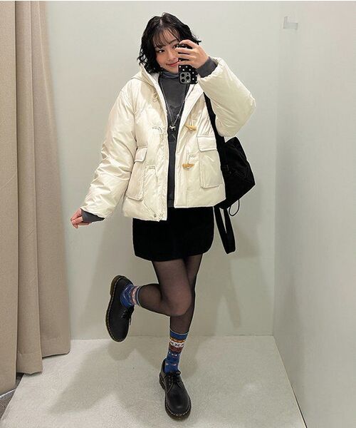 MUSINSA STANDARD WOMAN（ムシンサスタンダードウーマン）の「ウィメンズフード付きダッフルショートパディングパーカー[クリーム]（ダウンジャケット/コート・レディース・その他・SMALL/MEDIUM/LARGE/X-SMALL）」の2枚目の写真