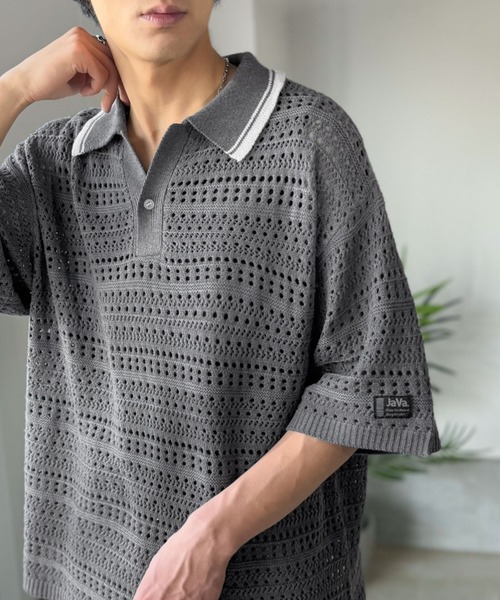 Java(ジャバ)の「《JaVaジャバコラボ》レトロ〝っぽい〟がちょうどいい。メッシュ編地柄 スキッパー襟 ニットポロシャツ(半袖)(ポロシャツ・メンズ・テラコッタ/チャコールグレー/アイボリー・LARGE/MEDIUM/SMALL)」の22枚目の写真