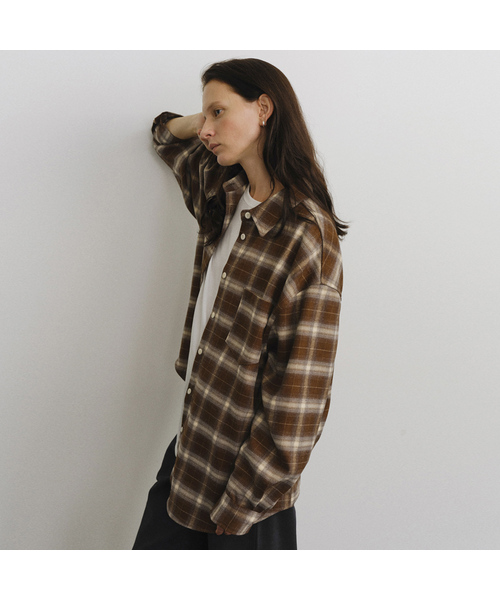 URAGO（ユラーゴ）の「Hazel check shirt（シャツ/ブラウス・レディース・ブラウン/ネイビー・FREE）」の2枚目の写真