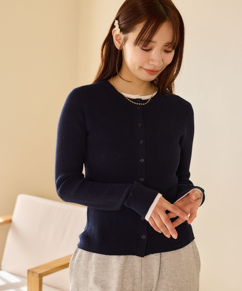 mysty woman(ミスティウーマン)の「レイヤード風リブカーディガンLS 659861(ニット/セーター・レディース・オフホワイト/グレー/ネイビー・FREE)」の3枚目の写真