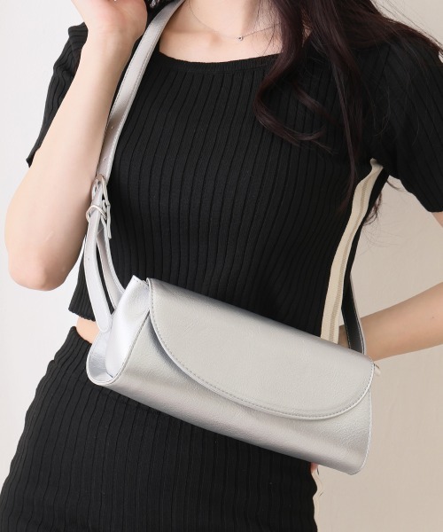 DEMETER(デメテル)の「フラップ スリムミニショルダー(ショルダーバッグ・レディース・ブラック/キャメル/シルバー・FREE)」の1枚目の写真
