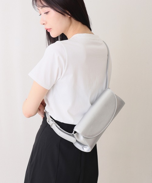 DEMETER(デメテル)の「フラップ スリムミニショルダー(ショルダーバッグ・レディース・ブラック/キャメル/シルバー・FREE)」の16枚目の写真