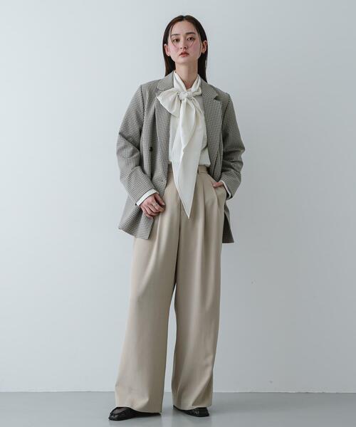 SENSE OF PLACE by URBAN RESEARCH(センスオブプレイスバイアーバンリサーチ)の「『イージーケア/速乾/UVカット/接触冷感』ツータックルーズスラックス(スラックス・レディース・グレー/ブラック/ベージュ・LARGE/MEDIUM/SMALL)」の6枚目の写真