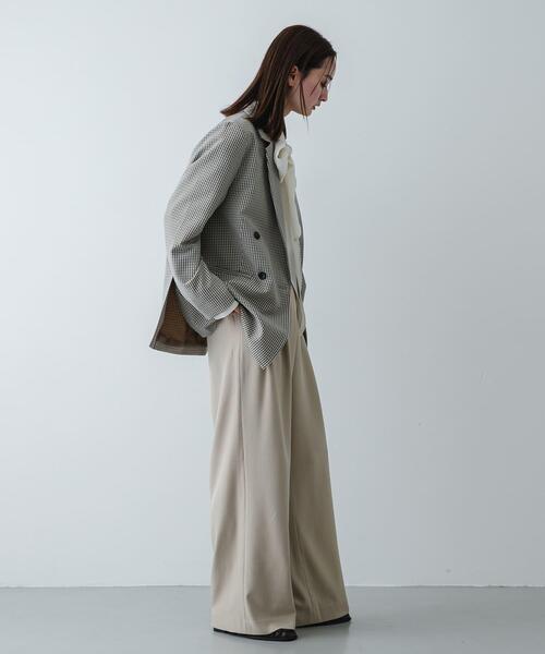 SENSE OF PLACE by URBAN RESEARCH(センスオブプレイスバイアーバンリサーチ)の「『イージーケア/速乾/UVカット/接触冷感』ツータックルーズスラックス(スラックス・レディース・グレー/ブラック/ベージュ・LARGE/MEDIUM/SMALL)」の7枚目の写真