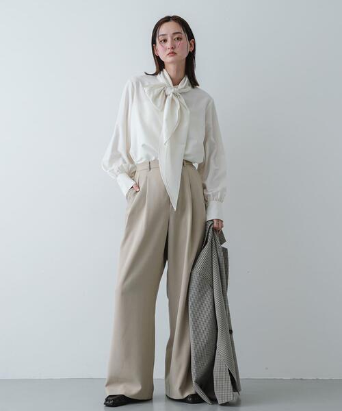 SENSE OF PLACE by URBAN RESEARCH(センスオブプレイスバイアーバンリサーチ)の「『イージーケア/速乾/UVカット/接触冷感』ツータックルーズスラックス(スラックス・レディース・グレー/ブラック/ベージュ・LARGE/MEDIUM/SMALL)」の10枚目の写真