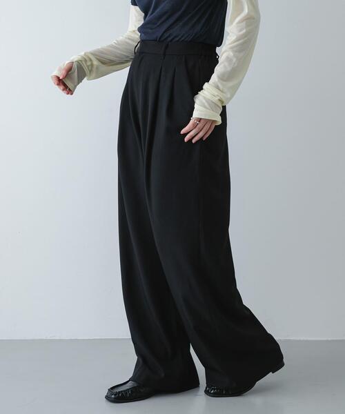 SENSE OF PLACE by URBAN RESEARCH(センスオブプレイスバイアーバンリサーチ)の「『イージーケア/速乾/UVカット/接触冷感』ツータックルーズスラックス(スラックス・レディース・グレー/ブラック/ベージュ・LARGE/MEDIUM/SMALL)」の14枚目の写真