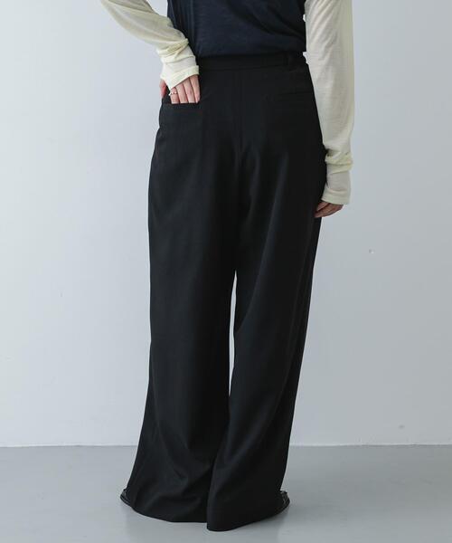 SENSE OF PLACE by URBAN RESEARCH(センスオブプレイスバイアーバンリサーチ)の「『イージーケア/速乾/UVカット/接触冷感』ツータックルーズスラックス(スラックス・レディース・グレー/ブラック/ベージュ・LARGE/MEDIUM/SMALL)」の15枚目の写真