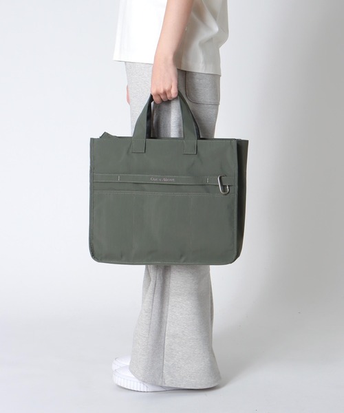 Out n About(アウトナバウト)の「キャリーオントートバッグ【Tough/タフ】M(トートバッグ・レディース・ブラック/パープル/ピンク/カーキ系1・FREE)」の10枚目の写真