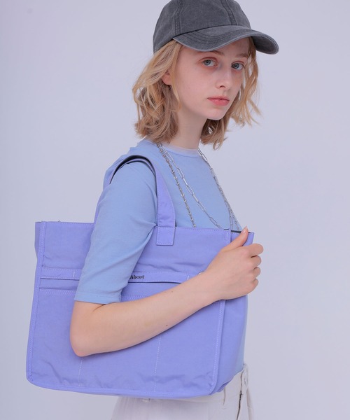 Out n About(アウトナバウト)の「キャリーオントートバッグ【Tough/タフ】M(トートバッグ・レディース・ブラック/パープル/ピンク/カーキ系1・FREE)」の17枚目の写真